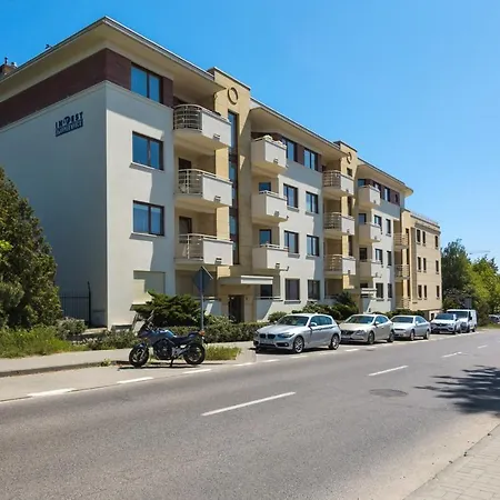 Family 2 Bedrooms & 1 Km To The By Renters Apartment *
