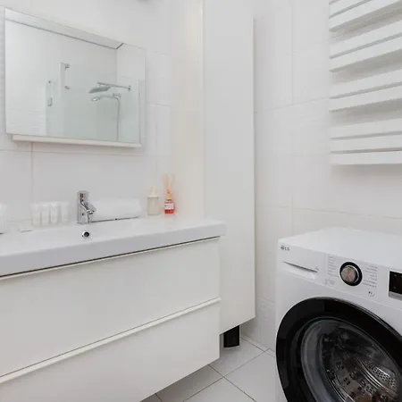 Apartment Family 2 Bedrooms & 1 Km To The By Renters